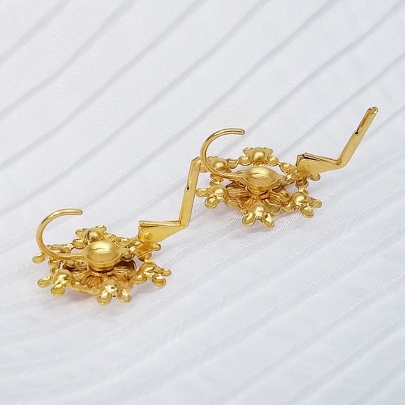 Express Floral Lever Back Pierced Earrings - New - Picture 4 of 6